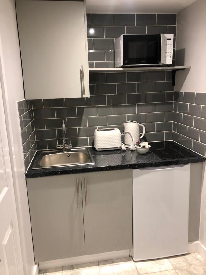 Exclusive Modern Decorated 1 Bedroom Detached Studio ニューポート エクステリア 写真
